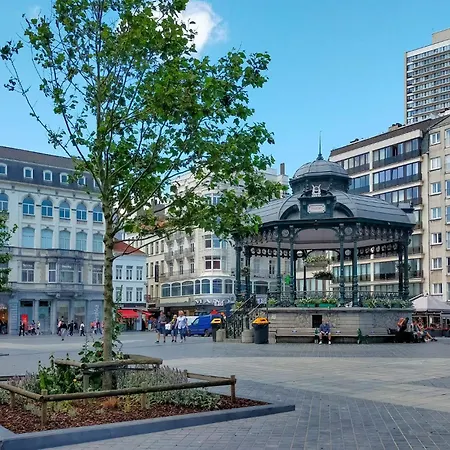 1 Bedroom Amazing In Apartment *